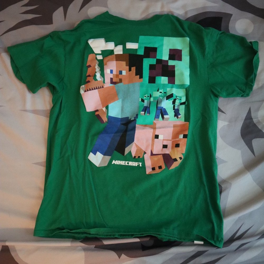 Legendary Minecraft Tshirt Size Small 16" 23"
